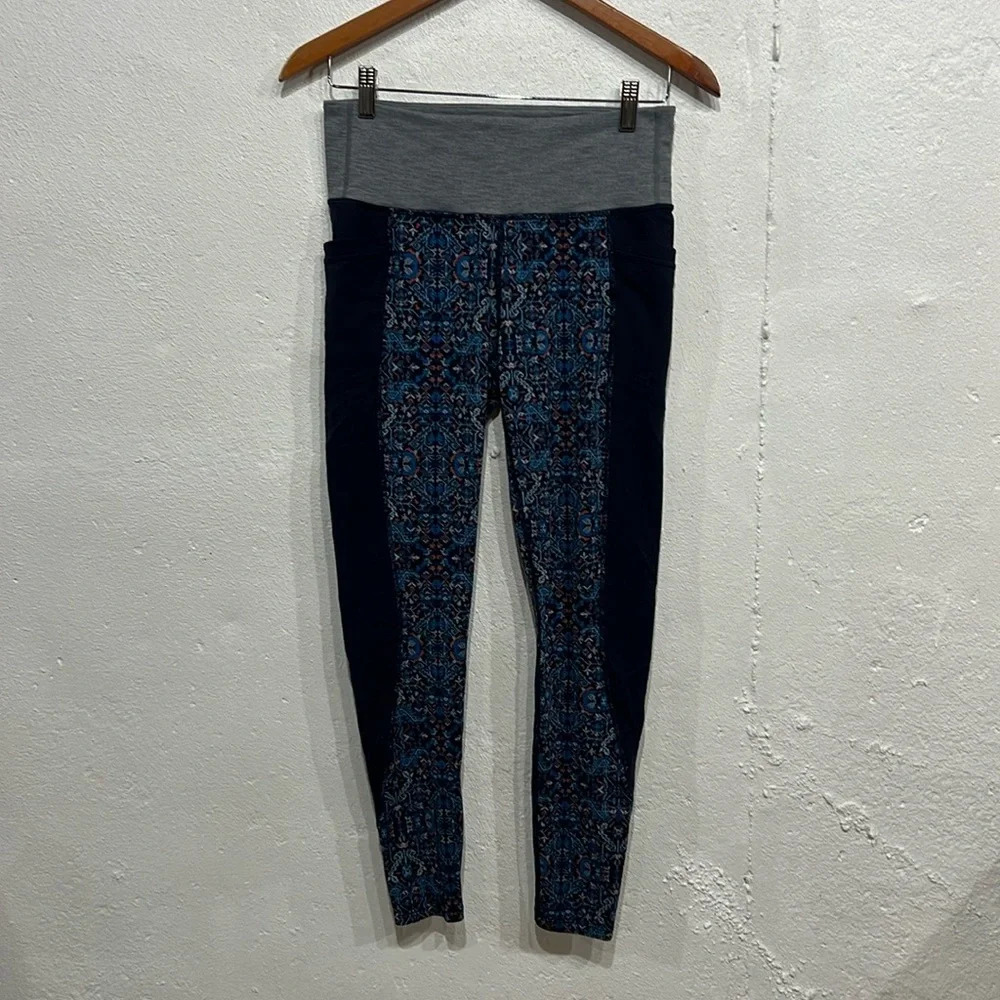 Athleta High Rise Tapestry Chaturanga To Town Pocket Leggings